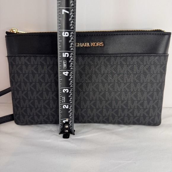 Michael Kors Crossbody Bag With Signature Logo Gold Accents Black Leather - Picture 13 of 13